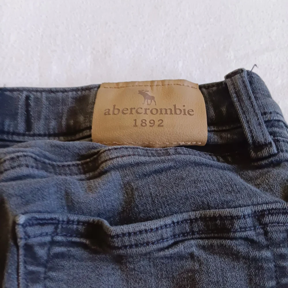 Abercrombie Kids Sz 13/14 Black Jeans Distressed Slim-Fit